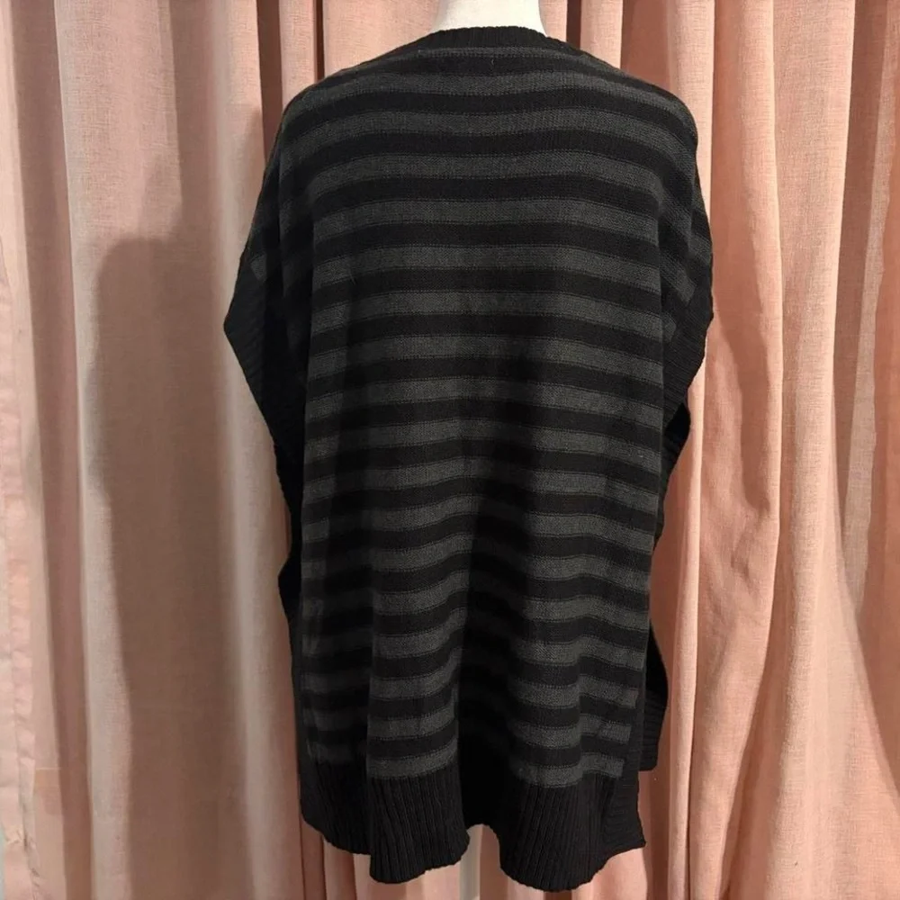Striped Black & Gray Poncho - Picture 4 of 5